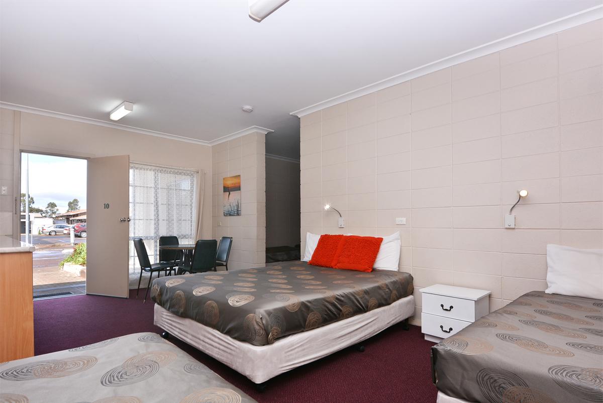 Motel Poinsettia - Port Augusta Accommodation
